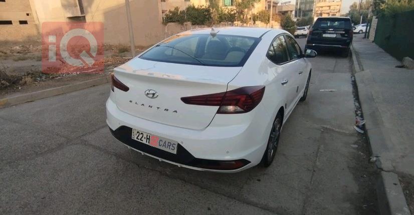 هیوندای ئەلەنترا